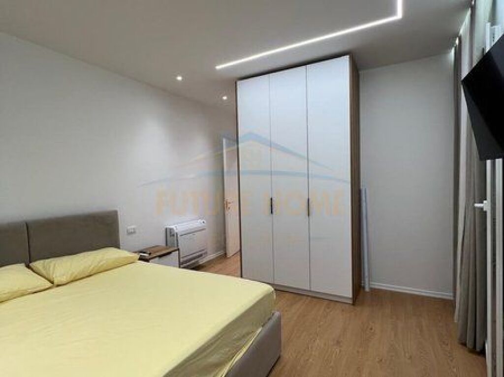Shitet, Apartament 2+1, Kompleksi Univers City, Tiranë.