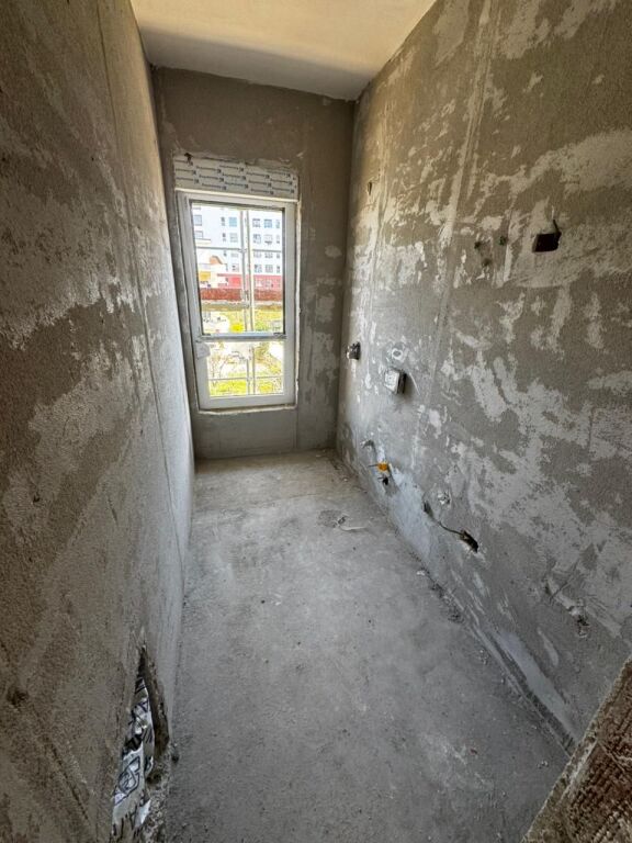 Shitet Apartament 1+1