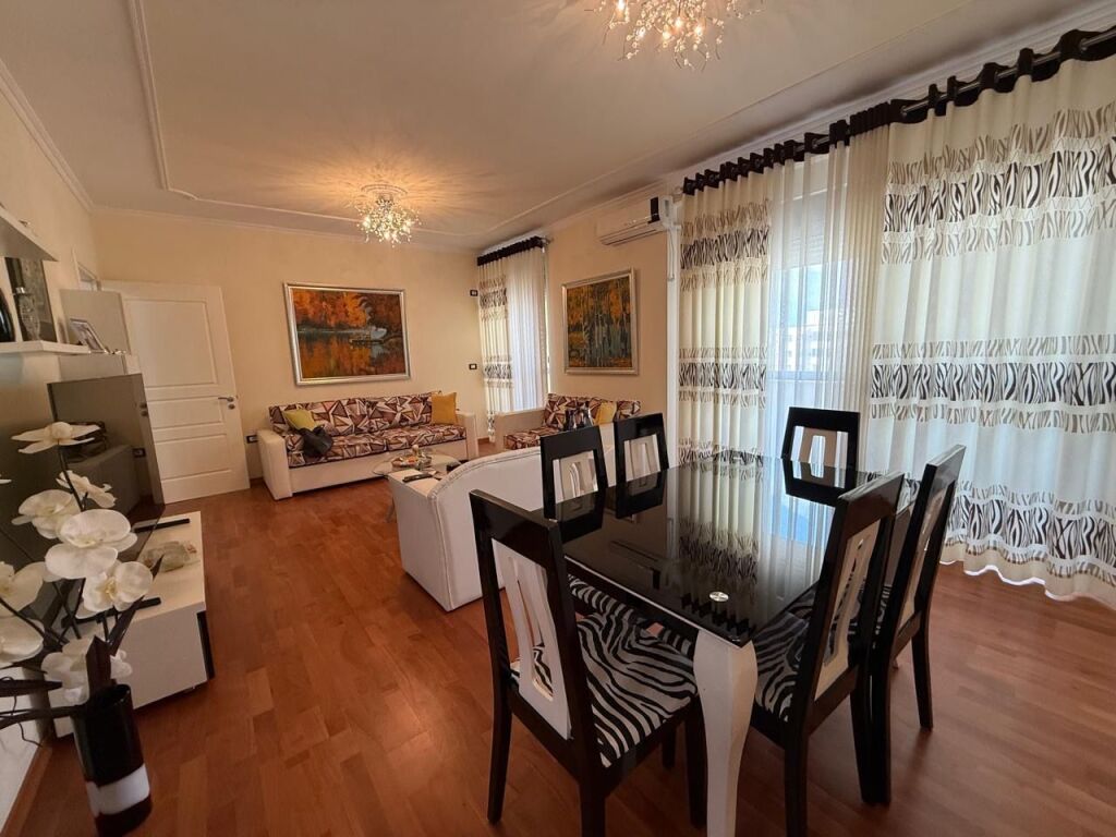 Duplex in vendita, Yzberisht