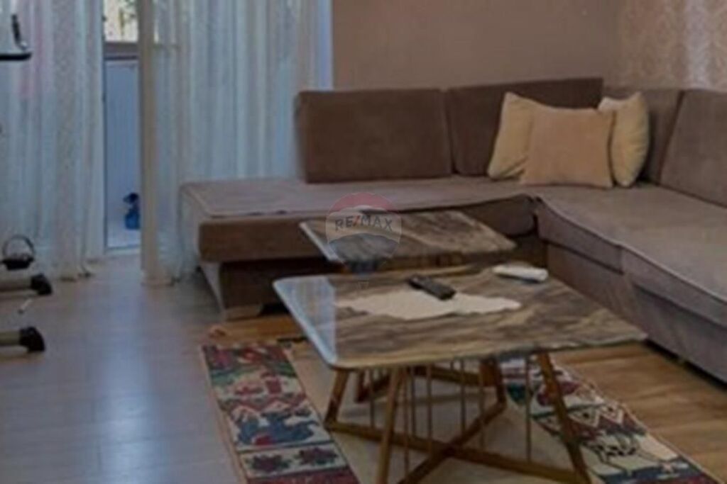 Apartament 3+1 ne shitje , Komuna e Parisit