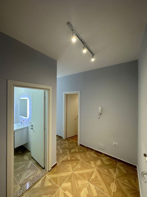 Apartament 2+1 me qira tek 5 maji