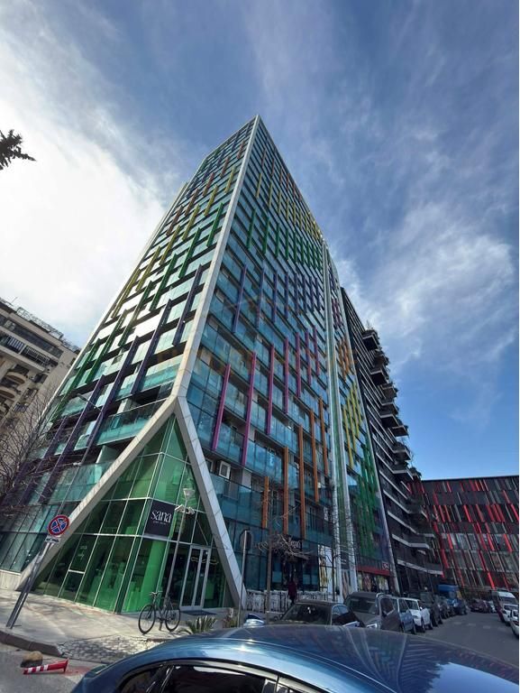 Shitet, Apartament 2+1+2, Ambasador 3, Tiranë