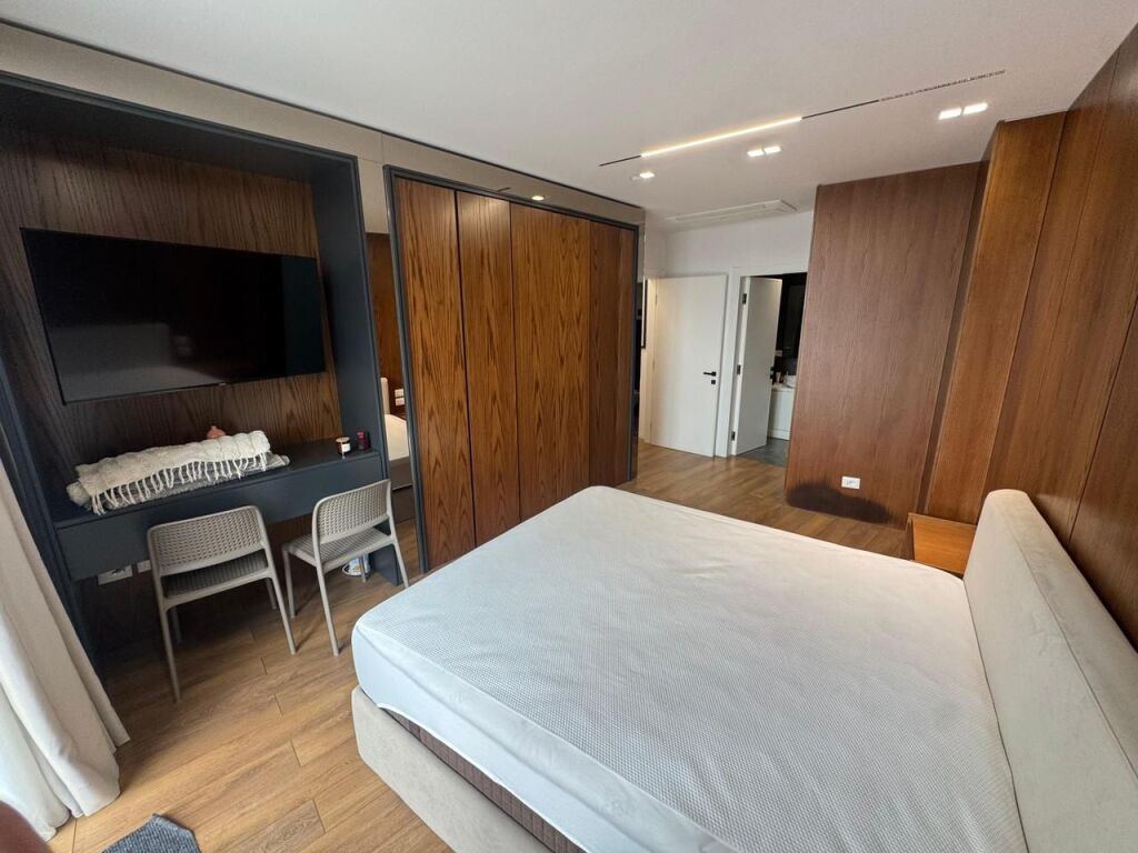 Jepet apartament 2+1+1+Parkim tek  Lake View Rr.Kosovareve