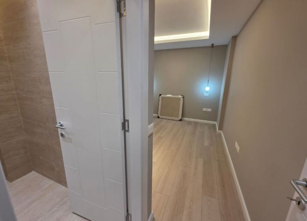 📌Appartamento moderno in vendita 2+1 con veranda – vicino all'ex Esposizione!