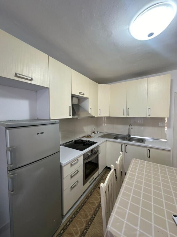 Apartament 2+1 me qira – Rruga Siri Kodra