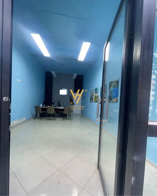 SHOP FOR RENT 40 M2 IN ASTIR 50,000 LEKE