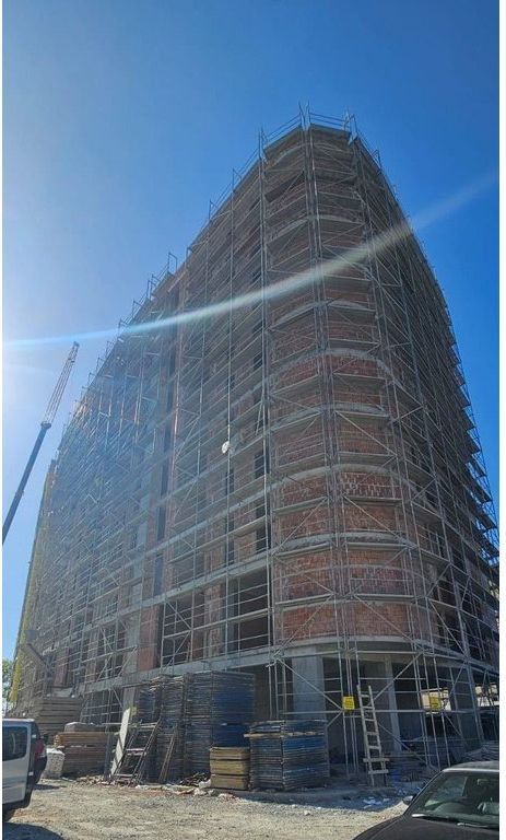 Ali Dem, Shitet apartament 2+1+2 me mundesi blerje te post parkimi! 155,000 € Sip. Totale  109m2  Sip. e brendshme  93m2