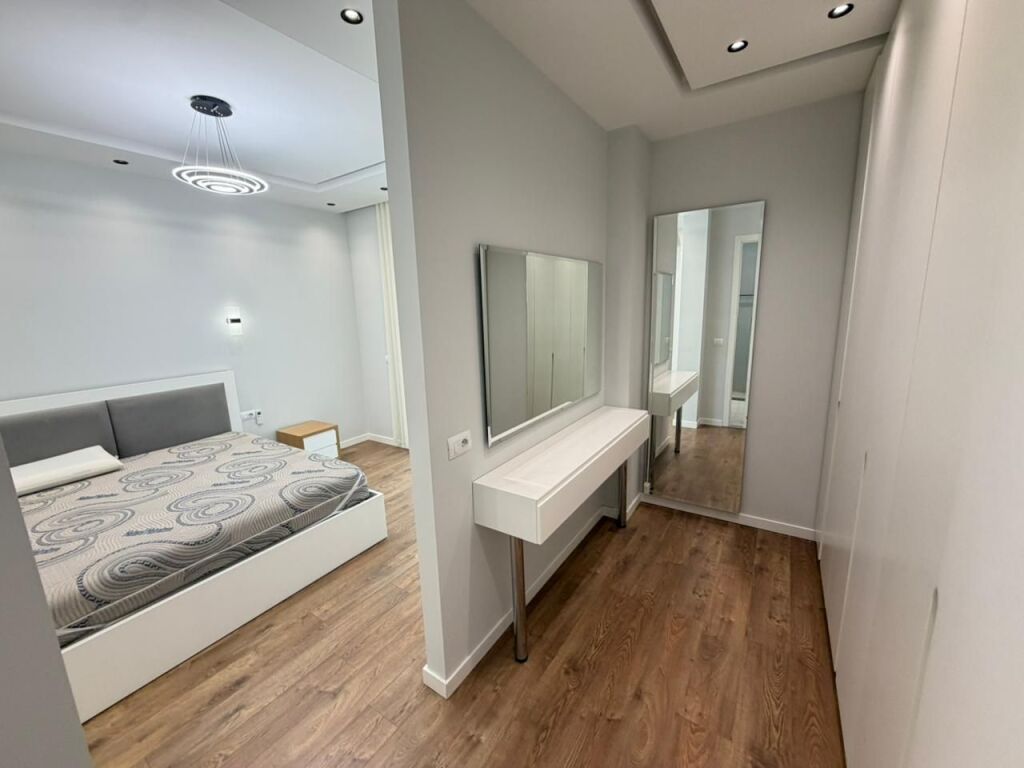 🏡 Villa in Affitto  📍 Via Dalip Topi, Collina del Prete  ▪️ 2 Camere da letto ▪️ 3 Bagni ▪️ 2 Posti auto  💰 Prezzo: 900 € / mese