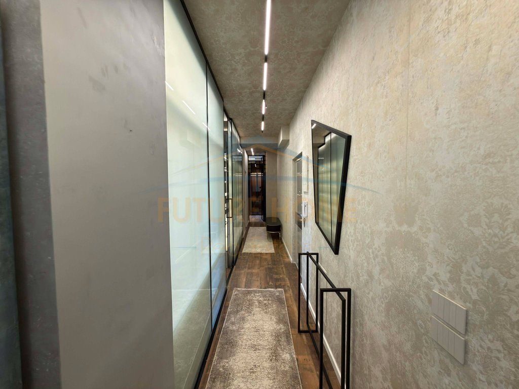 Shitet, Apartament 2+1+2, Ambasador 3, Tiranë
