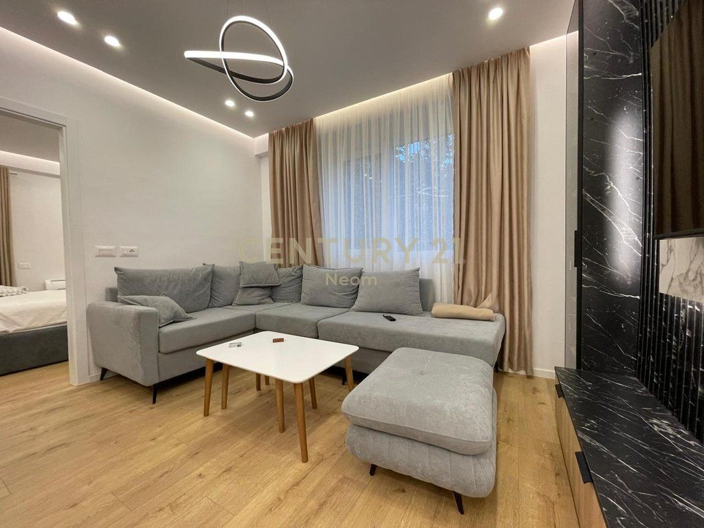 QIRA, APARTAMENT MODERN 1+1, LIQENI I THATE!!