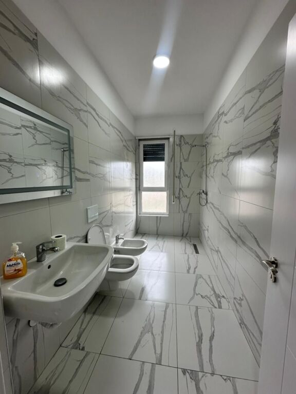 Apartament 2+1+2+P Me Qira Paskuqan