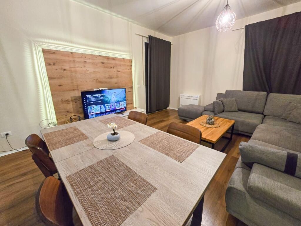 Apartament 2+1 me qira – Pazari i Ri