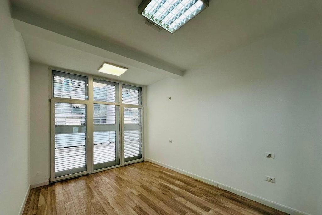 Locale in Affitto a Kika 2 Comune di Parigi