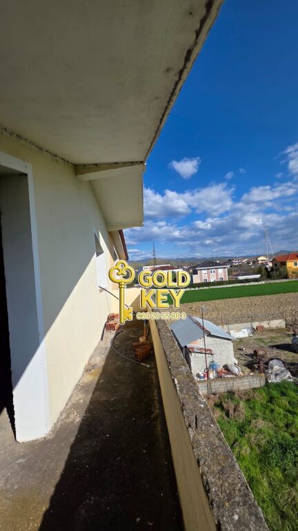🏢✨ VILLA SU 3 PIANI IN VENDITA NELL'AREA DI SHIJAK ✨🏢