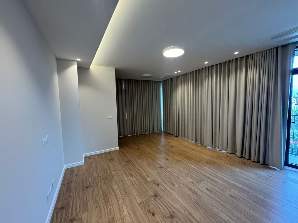 Locale per ufficio in affitto presso Lake View Residence 1600€