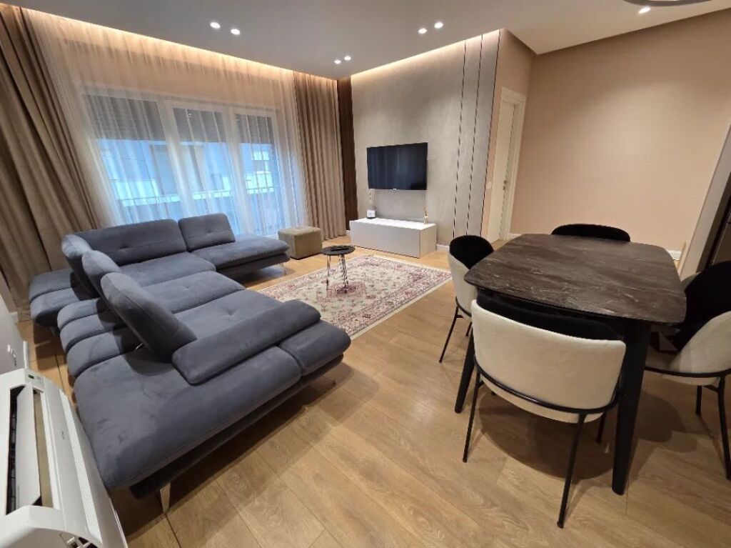 Apartament 2+1 me qira tek selvia