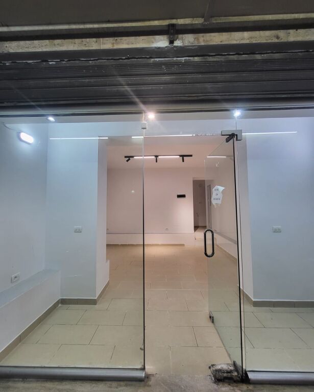 Locale Commerciale in Affitto – Via Siri Kodra