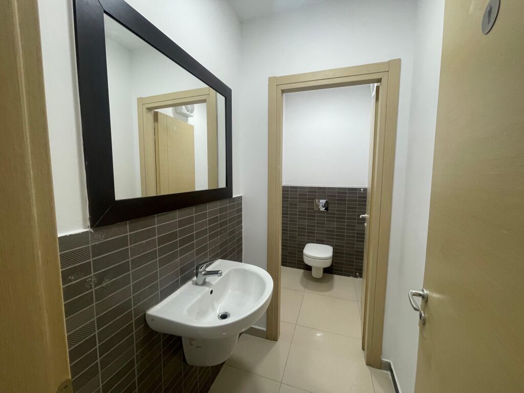 Zyre Per Qira tek Hilton Garden Inn, Delijorgj