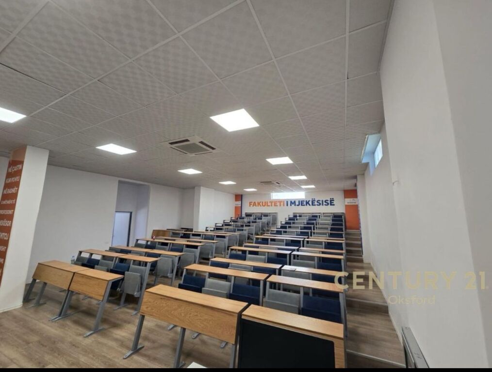 Jepet me qira godinë shërbimi 4-katëshe pranë Rrugës së Kavajës