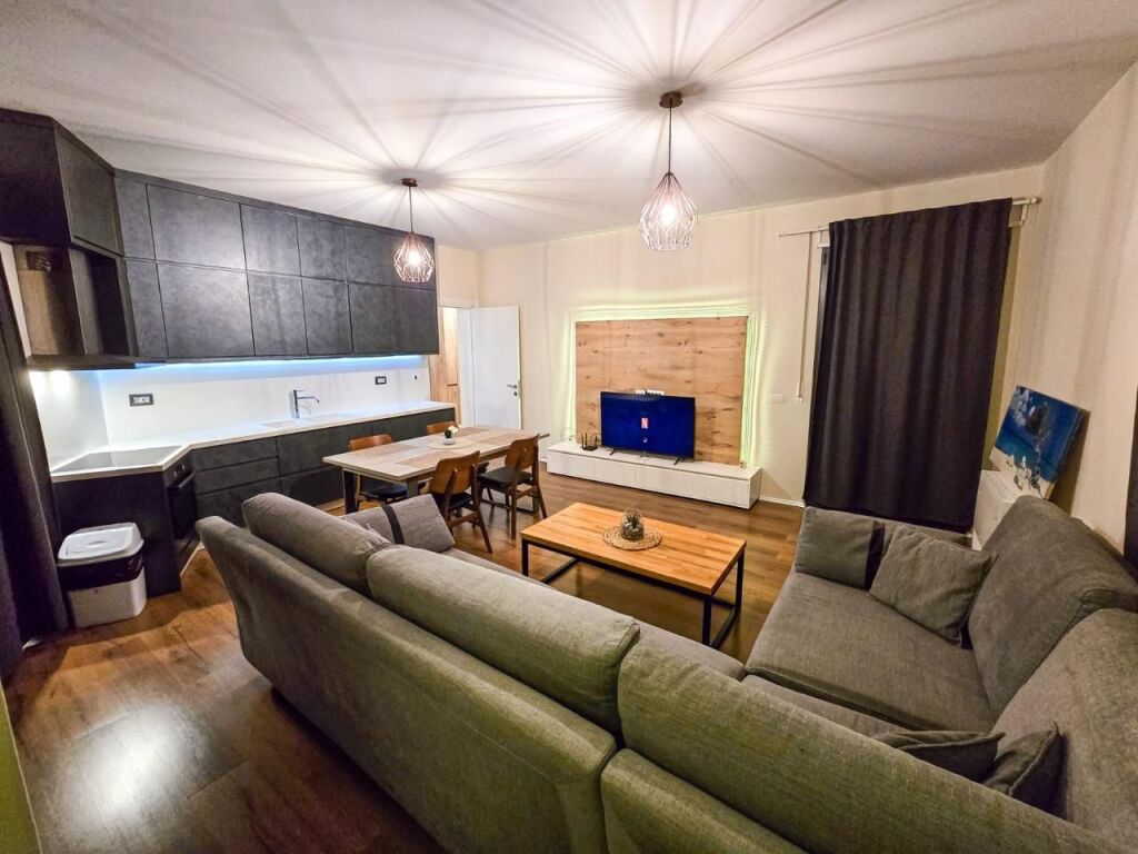 Apartament 2+1 me qira – Pazari i Ri
