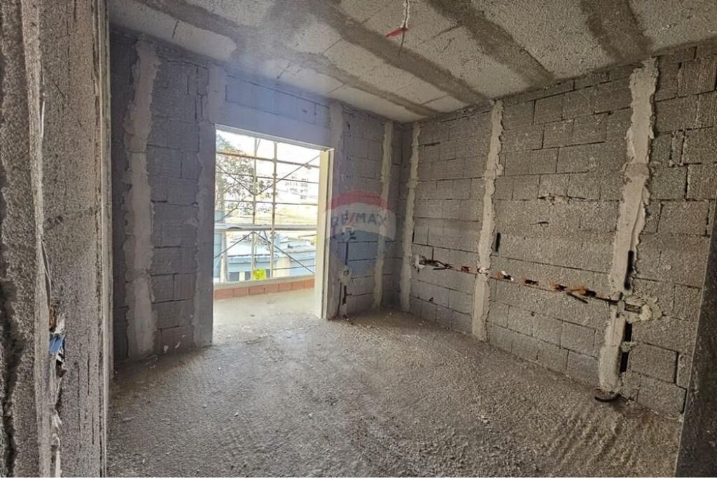 Shitet Apartament 1+1 tek Rruga e Elbasanit