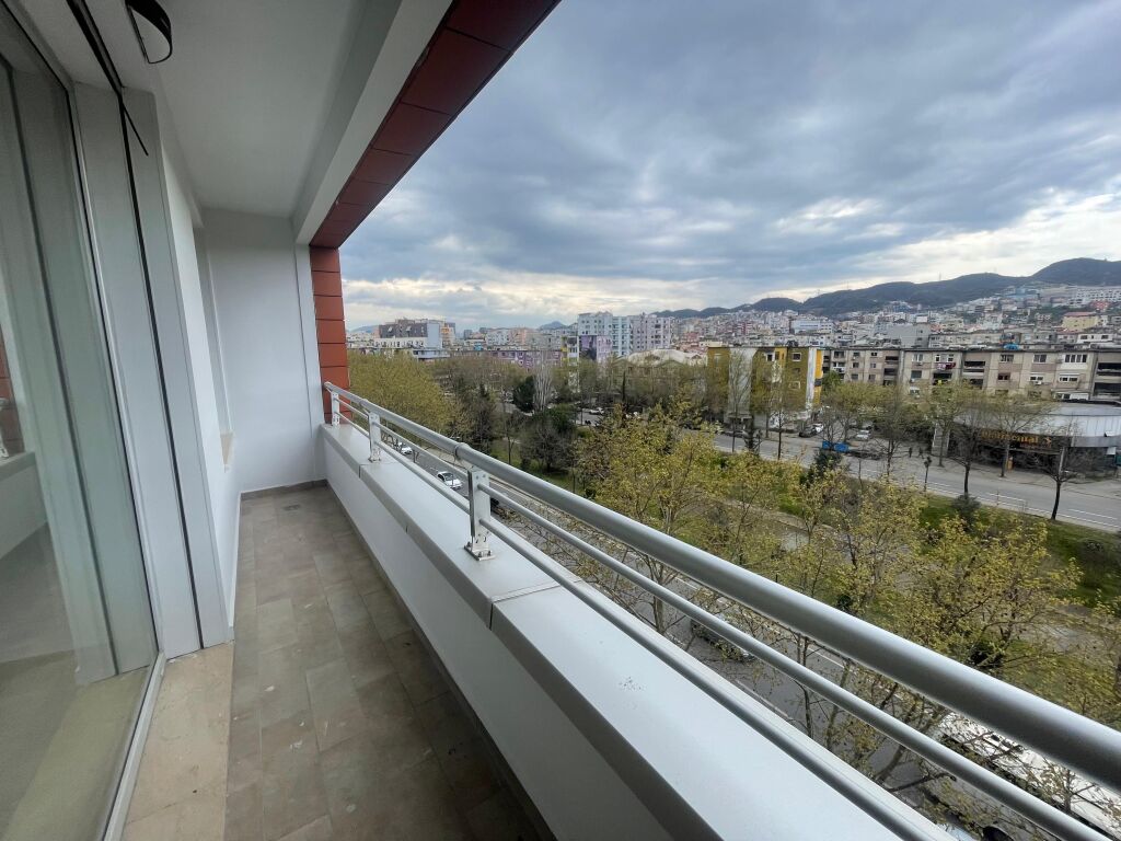 Zyre Per Qira tek Hilton Garden Inn, Delijorgj