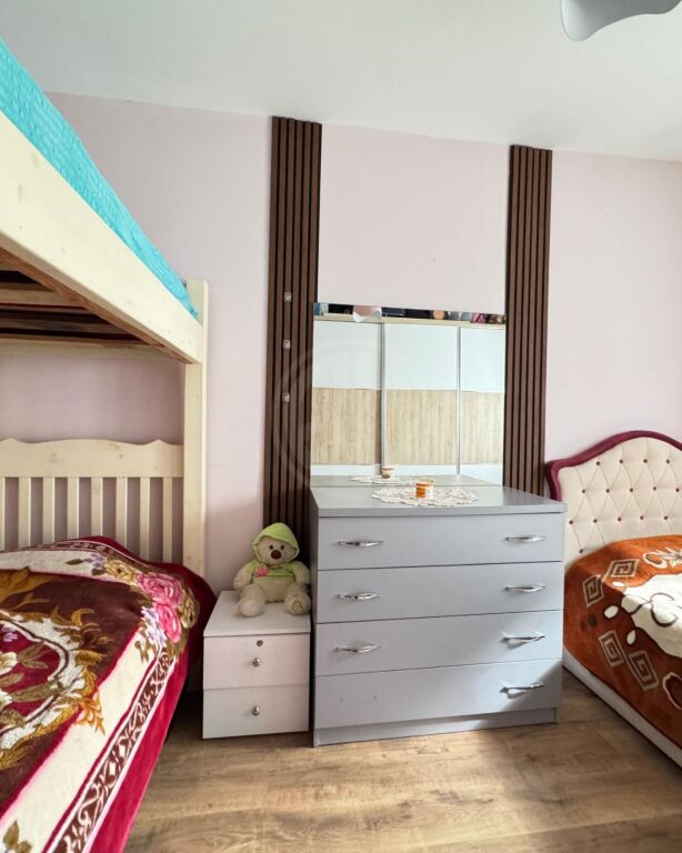 Shitet Apartament 2+1 prane Markates Durrës