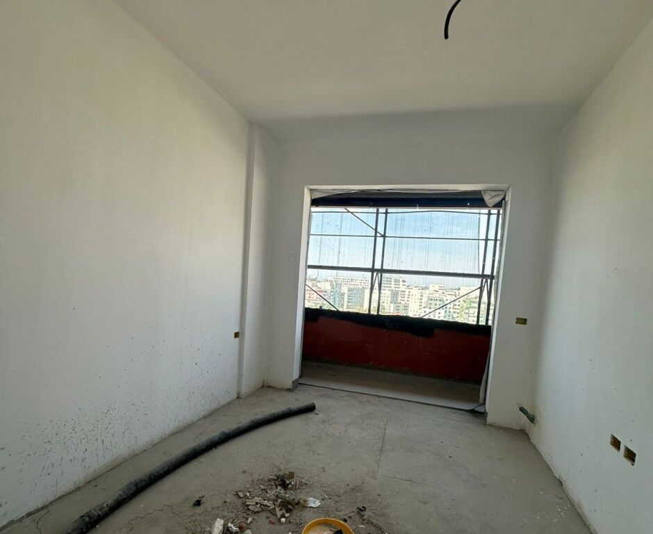 🏙️ Shitet Super Apartament – Square 21, Tiranë ✨