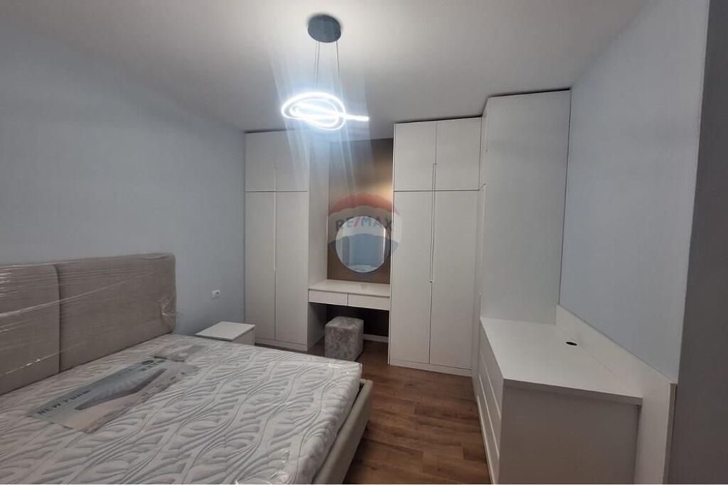 Apartament 1+1+post parkimi me qera Zogu i Zi