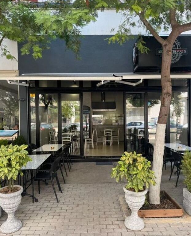 Si affitta un locale commerciale adattato e investito per attività di pizzeria nella zona di Yzberisht