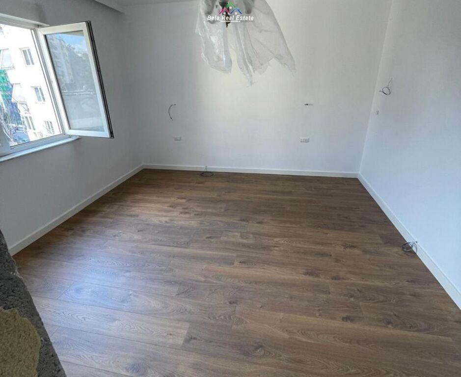 Zyre Me Qera 1+1 Tek Rruga e Elbasanit (ID BZ2805) Tirane