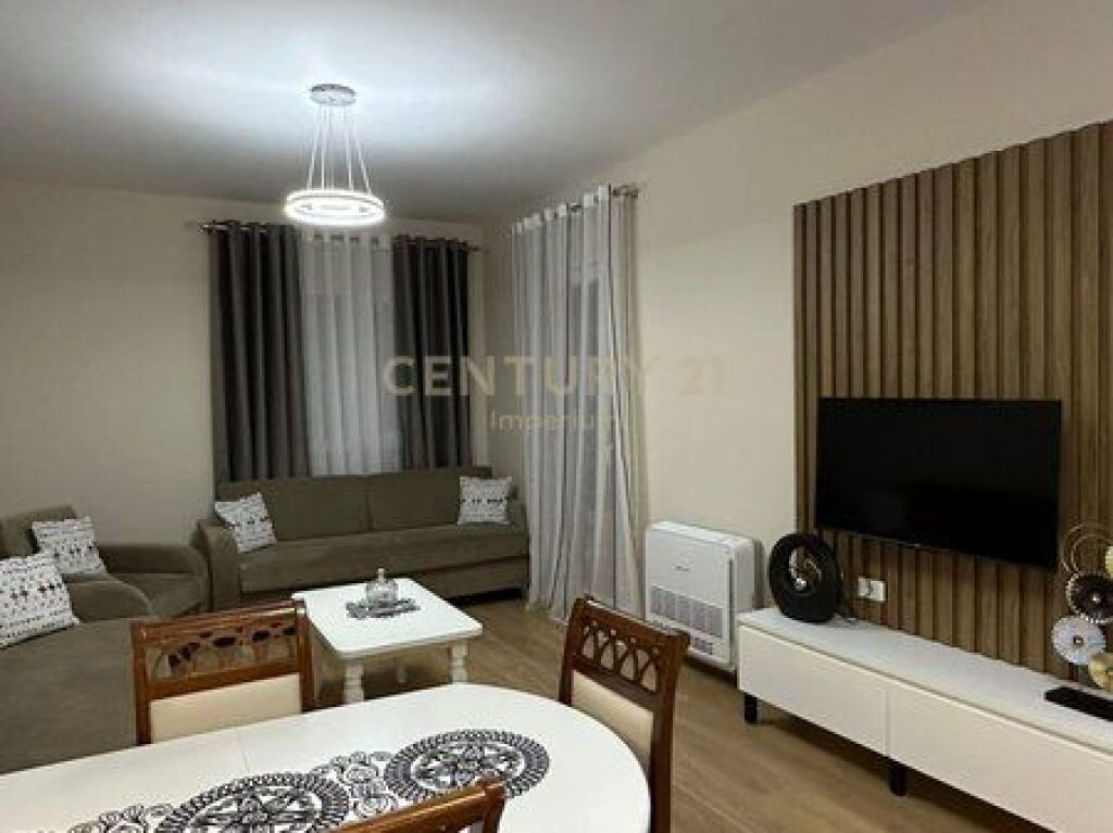 Apartament 1+1 me Qira  1post parkim tek 5 Maji!
