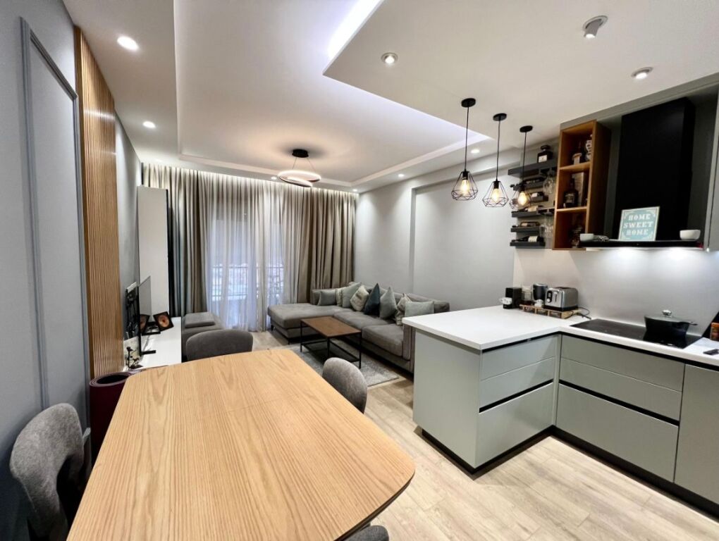 Appartamento 2+1+2 con parcheggio in vendita, 5 Maji, super investito