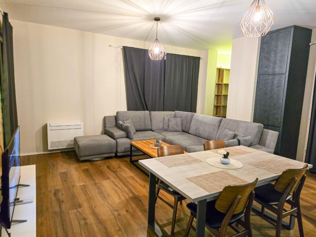 Apartament 2+1 me qira – Pazari i Ri