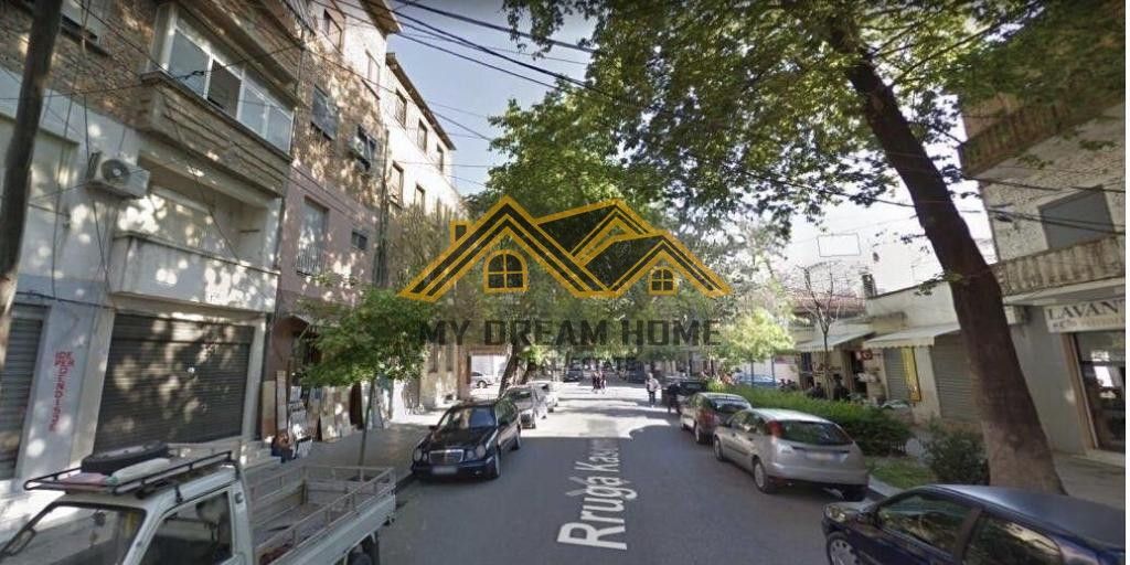 BUSINESS UNIT FOR SALE NEAR PRANVERA SQUARE!