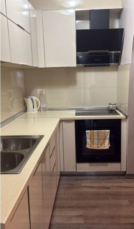 Apartment 2+1+2 for sale on Naim Frasheri Street