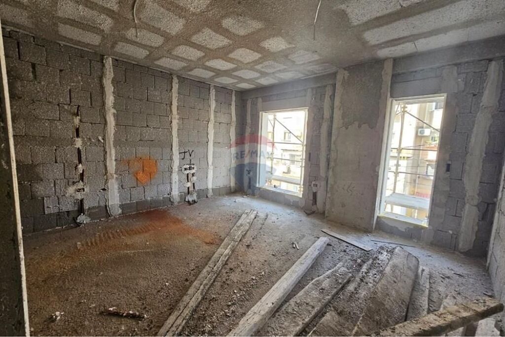 Shitet Apartament 1+1 tek Rruga e Elbasanit