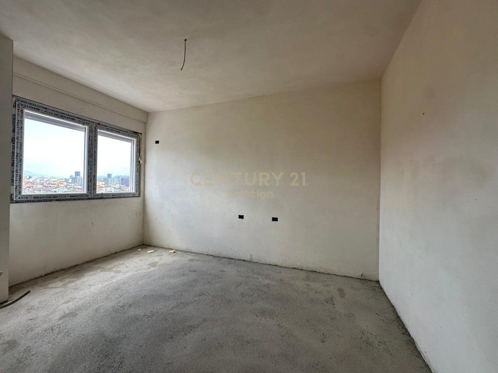 SHITET APARTAMENT 2+1 NE PASKUQAN