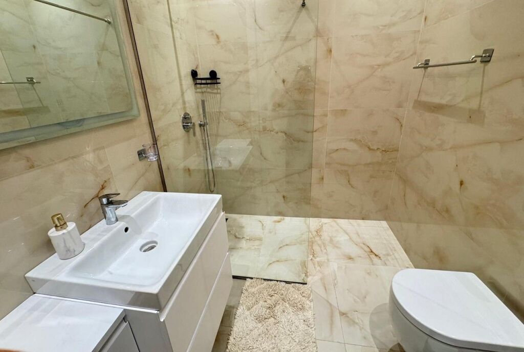 ✨ Qera | Apartament 1+1 📍 Kompleksi Delijorgji, Tiranë