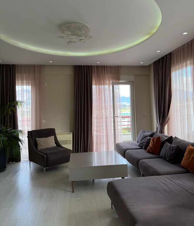 🏡 Apartament 3+1+2 me Garazh me Qira – Kompleksi FZ, Liqeni i Thatë 🌿