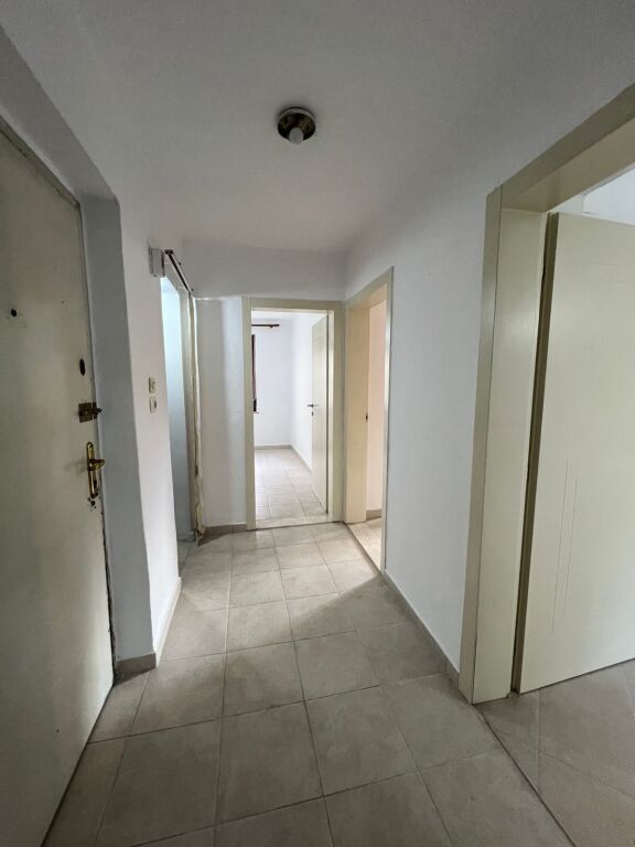Zyrë me Qira – 21 Dhjetori, Tiranë