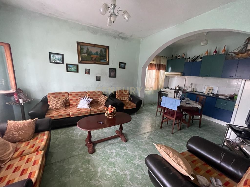 PRIVATE HOUSE + LAND FOR SALE IN RUS 150,000 €