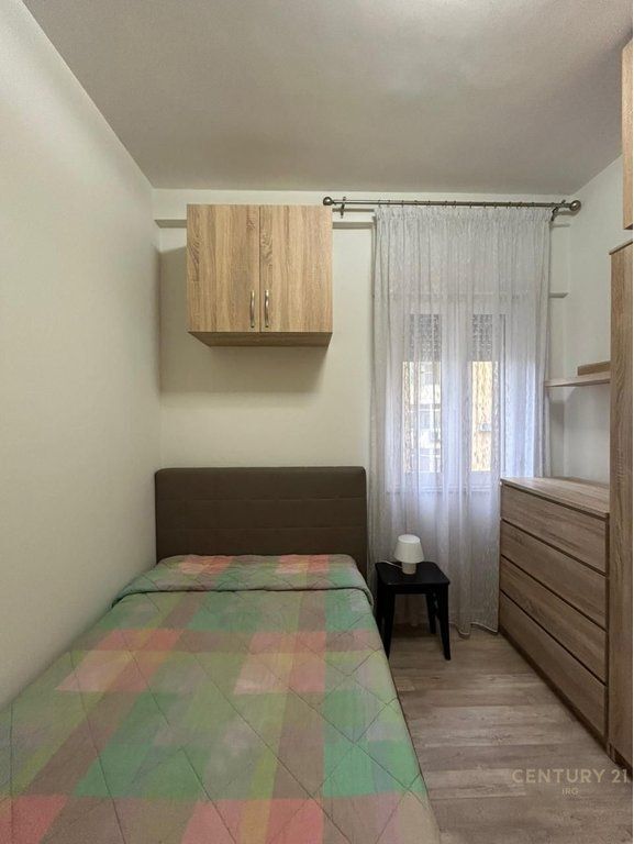 Appartamento 1+1 in affitto a Komuna e Parisit, Via Prokop Mima.  650/mese