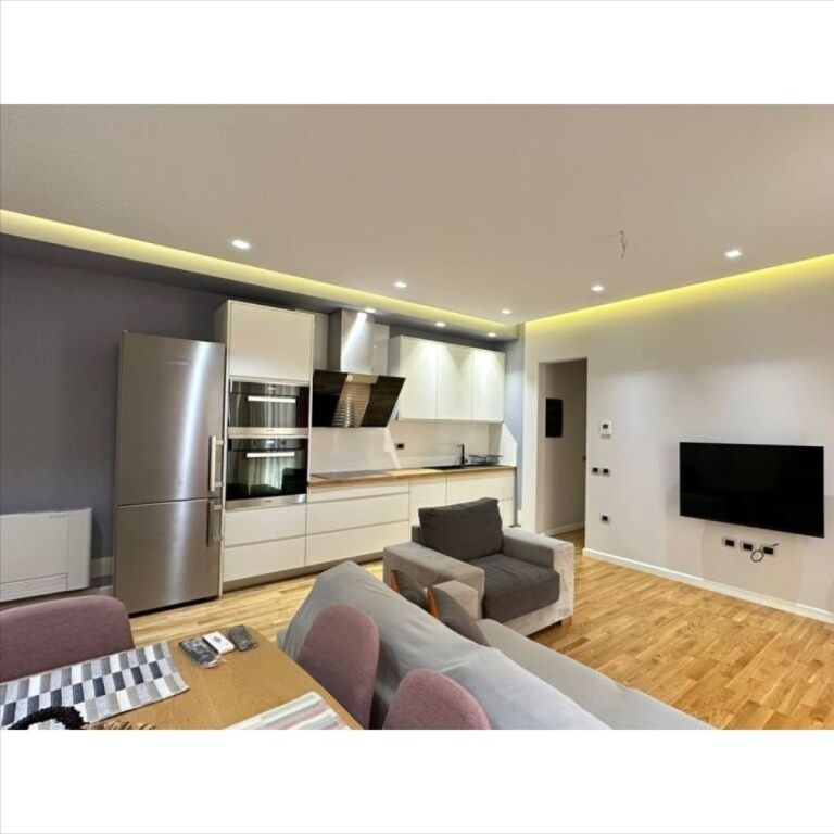 Apartament 1+1 me qira tek Kopshti Botanik prane Xhamise! 600 € /Muaj Sip. Totale  67m2