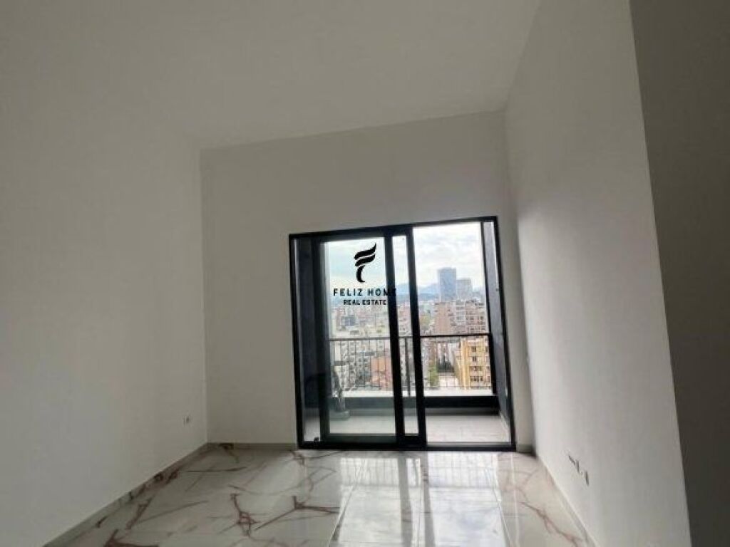 ZYRE ME QERA 106 M2 RRUGA E BARRIKADAVE 100.000 LEKE FH-65951