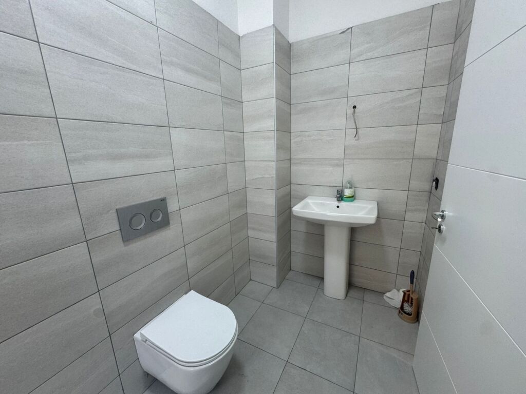 🏡 Apartament 3+1 për shitje tek Ish Fusha e Aviacionit