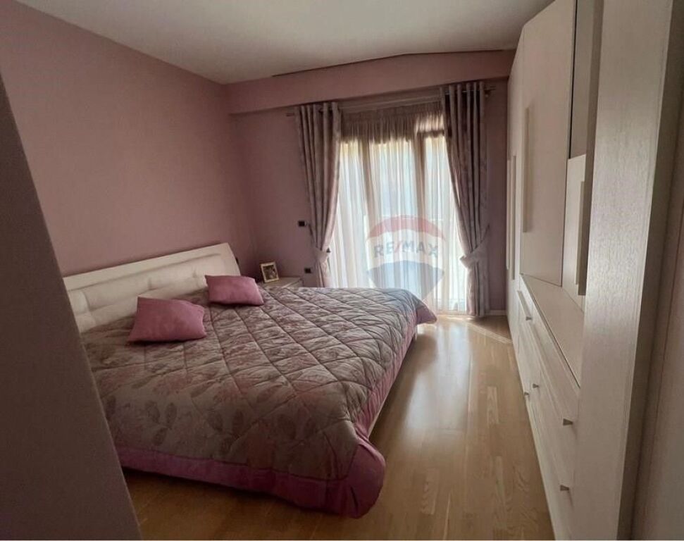 Duplex per shitje me pamje nga Liqeni i Thate! ID: 530181095-240