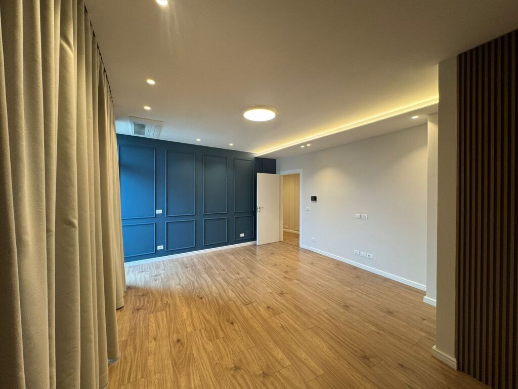 Locale per ufficio in affitto presso Lake View Residence 1600€