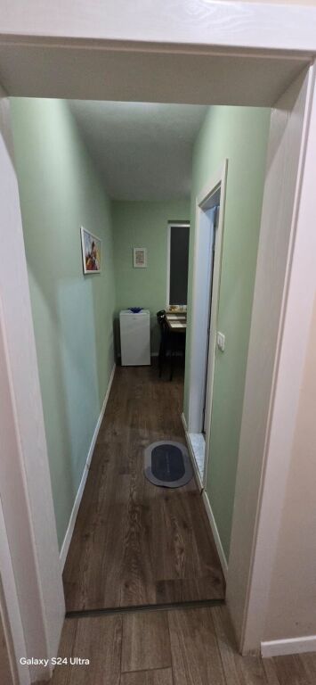 🏡 Jepet me qera apartament 2+1  📍 Vendndodhja: Myslym Shyri, ngjitur me dyqanin Well 💰 Çmimi: 80,000 lekë / muaj