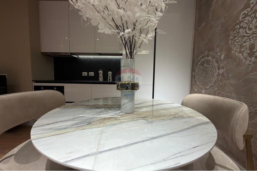 🏡 Super Studio Apartament për shitje – Sheshi Skënderbej